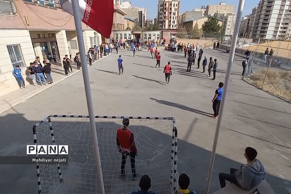 مسابقات فوتبال جام شهید حاج قاسم سلیمانی در مدارس رودهن