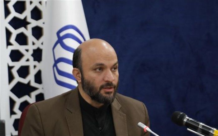 باید همانند حاج قاسم با تکیه بر جریان مردمی حرکت کنیم