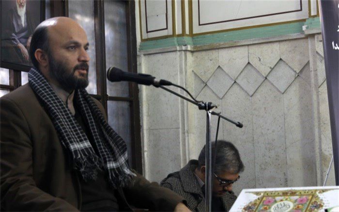 باید همانند حاج قاسم با تکیه بر جریان مردمی حرکت کنیم