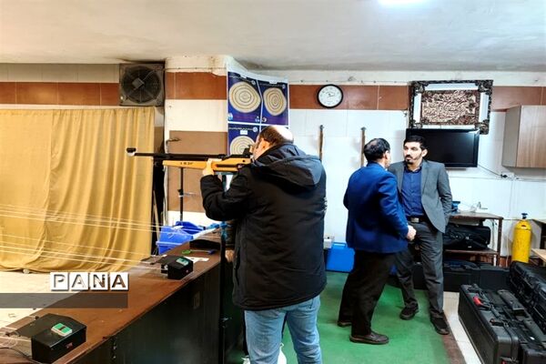 مسابقه تیراندازی با تفنگ بادی به‌مناسبت هفته بصیرت در شهرستان قدس
