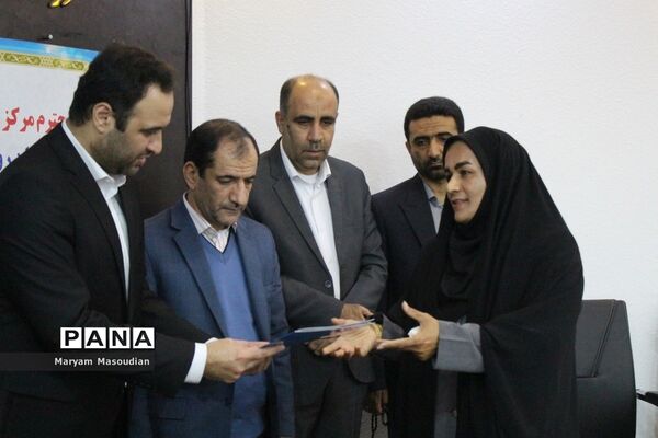 نشست صمیمی رئیس مرکز اطلاع‌رسانی و روابط عمومی وزارت آموزش و پرورش با کارشناسان در بوشهر