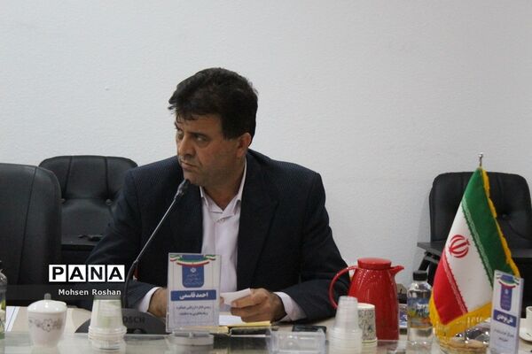 نشست صمیمی رئیس مرکز اطلاع‌رسانی و روابط عمومی وزارت آموزش و پرورش با کارشناسان در بوشهر
