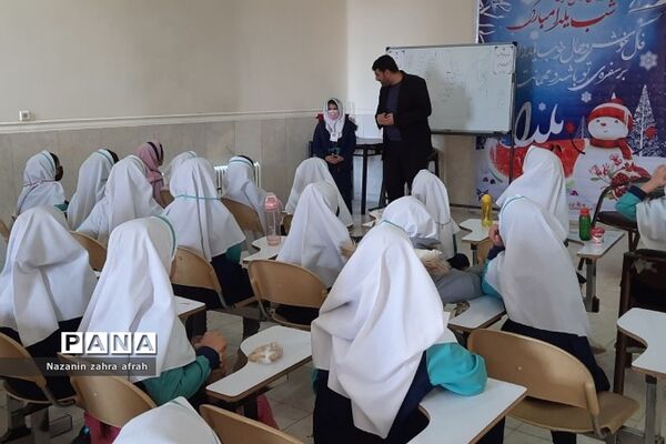 کارگاه فن‌بیان و اعتمادبه نفس در دبستان سما یک رودهن