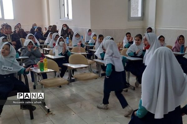 کارگاه فن‌بیان و اعتمادبه نفس در دبستان سما یک رودهن