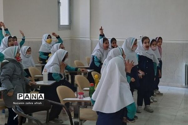 کارگاه فن‌بیان و اعتمادبه نفس در دبستان سما یک رودهن