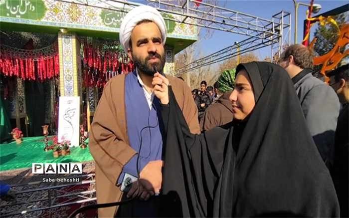 دانش‌آموزان امروزی از دانش‌آموزان دوران دفاع‌مقدس بیدارتر و هوشیارترند