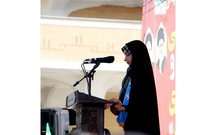 دانش‌آموزان شهید سلیمانی را الگوی خود قرار دهند