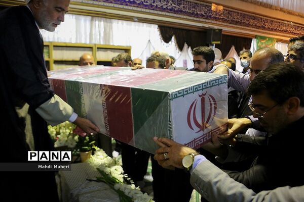 تشییع پیکر شهید گمنام در ساختمان علاقه‌مندان وزارت آموزش و پرورش