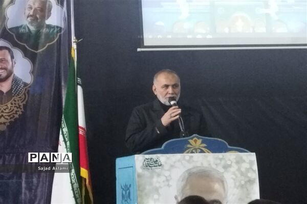 اجتماع بزرگ دهه نودی‌ها و همخوانی سرود سلام فرمانده و رفیق شهیدم