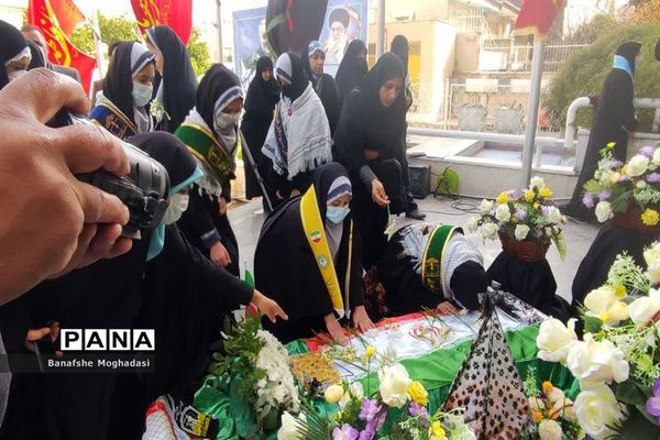 تجدید پیمان فرزندان حاج قاسم با شهدا در شیراز