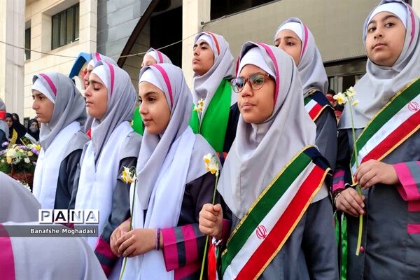 تجدید پیمان فرزندان حاج قاسم با شهدا در شیراز