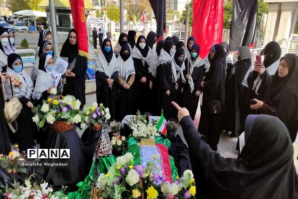 تجدید پیمان فرزندان حاج قاسم با شهدا در شیراز