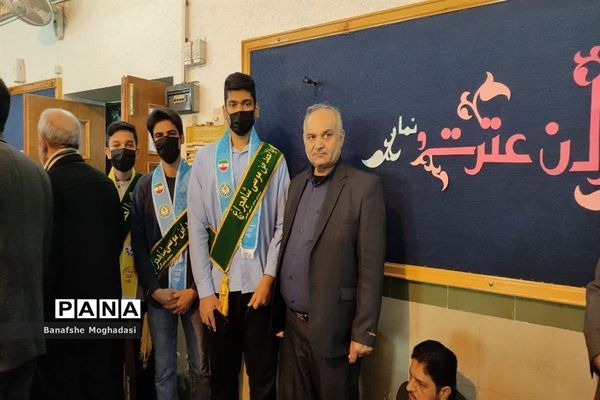 تجدید پیمان فرزندان حاج قاسم با شهدا در شیراز