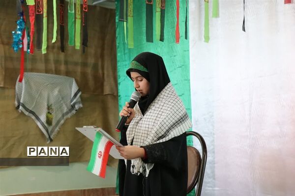 رونمایی از کتاب عمو قاسم بمناسبت سالروز شهادت سردار سلیمانی در ابرکوه
