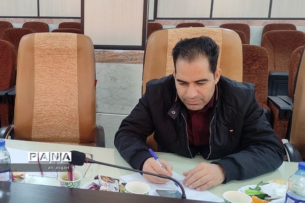 نشست خبری مدیر آموزش و پرورش شهرستان شهریار با اصحاب رسانه