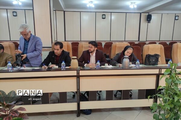 نشست خبری مدیر آموزش و پرورش شهرستان شهریار با اصحاب رسانه