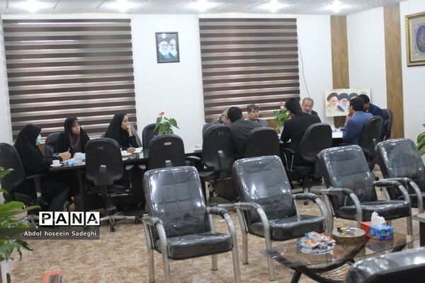 جلسه مدیران مدارس رویش انقلاب بوشهر