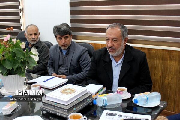 جلسه مدیران مدارس رویش انقلاب بوشهر