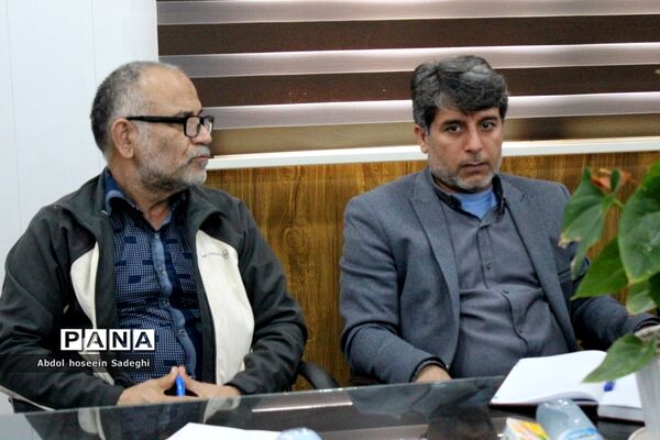 جلسه مدیران مدارس رویش انقلاب بوشهر