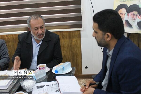 جلسه مدیران مدارس رویش انقلاب بوشهر