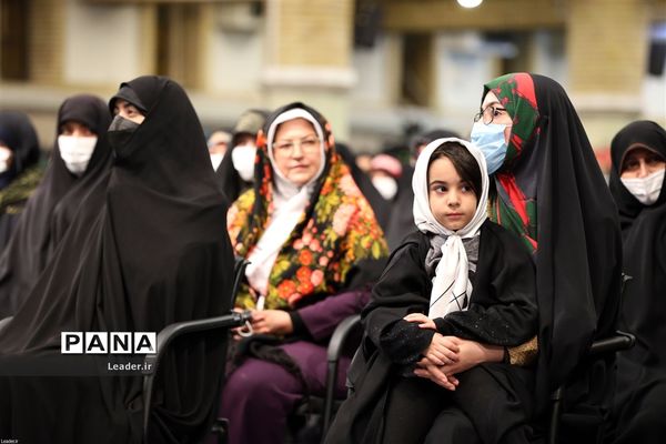 دیدار جمعی از بانوان فرهیخته کشور با رهبر انقلاب اسلامی