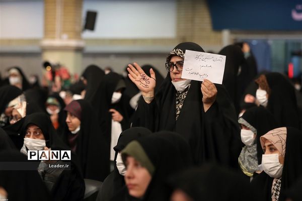 دیدار جمعی از بانوان فرهیخته کشور با رهبر انقلاب اسلامی