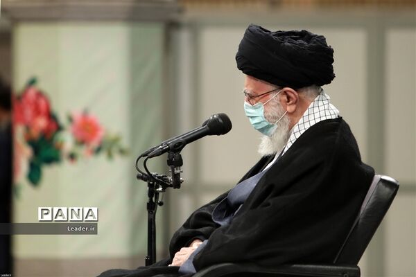 دیدار جمعی از بانوان فرهیخته کشور با رهبر انقلاب اسلامی