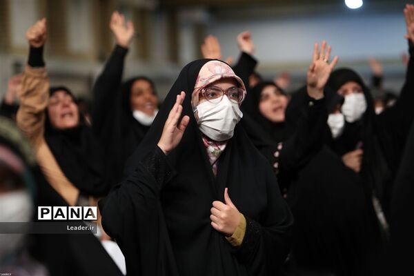 دیدار جمعی از بانوان فرهیخته کشور با رهبر انقلاب اسلامی