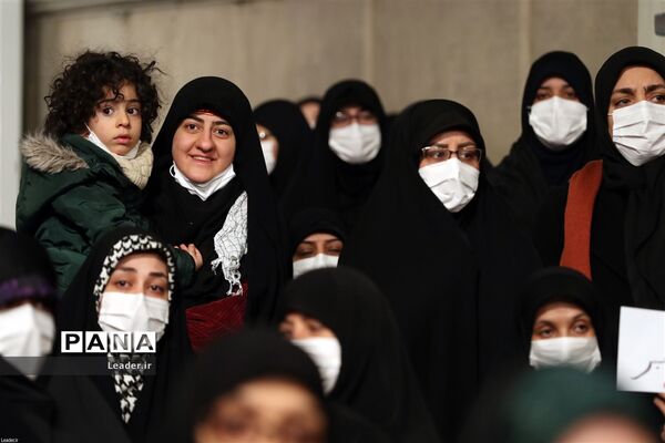 دیدار جمعی از بانوان فرهیخته کشور با رهبر انقلاب اسلامی