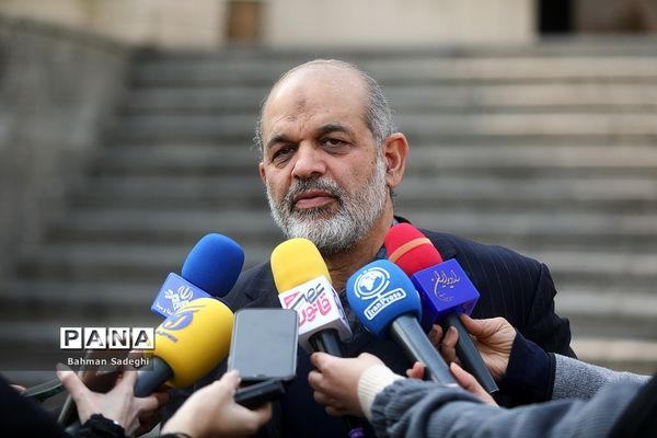 حاشیه جلسه هیات دولت -۱۴  دی