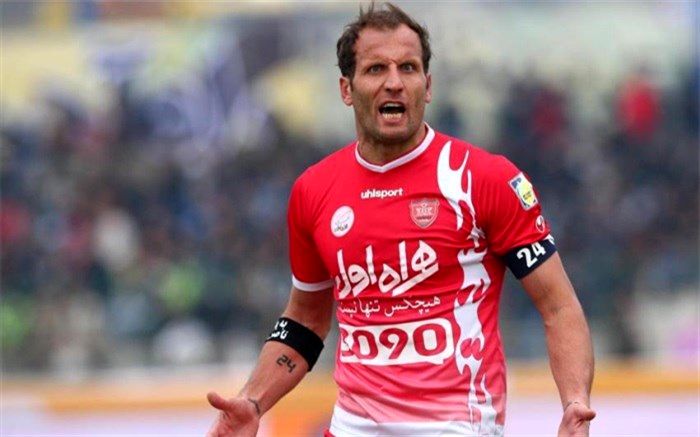 محسن بنگر: تراکتور یقه استقلال را می‌گیرد؛ پرسپولیس قهرمان نیم‌فصل می‌شود