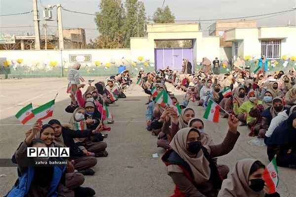 بزرگداشت سالروز شهادت سپهبد شهید حاج‌قاسم‌سلیمانی در دبیرستان داربر جهرمی ناحیه۳ شیراز
