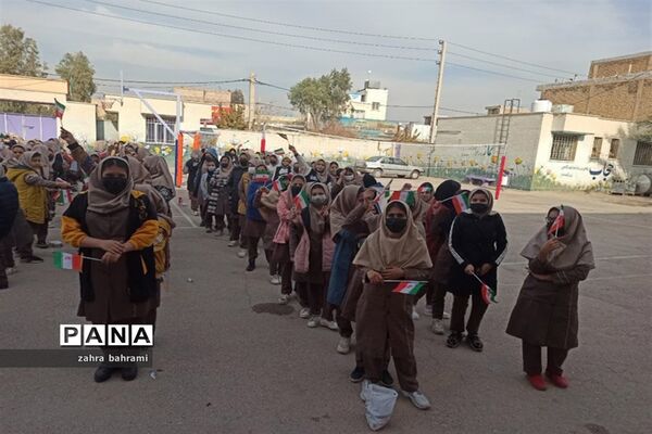 بزرگداشت سالروز شهادت سپهبد شهید حاج‌قاسم‌سلیمانی در دبیرستان داربر جهرمی ناحیه۳ شیراز