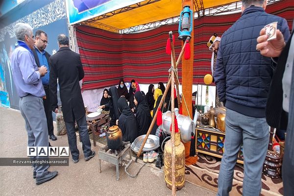 برپایی غرفه‌های محصولات فرهنگی و سنتی در سومین یادواره شهدای فرهنگی و دانش‌آموز خوزستان در اهواز