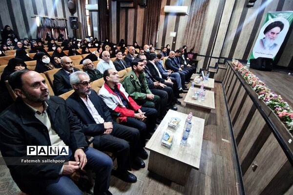 تکریم از مادران و همسران شهید در شهرستان قرچک