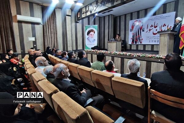 تکریم از مادران و همسران شهید در شهرستان قرچک