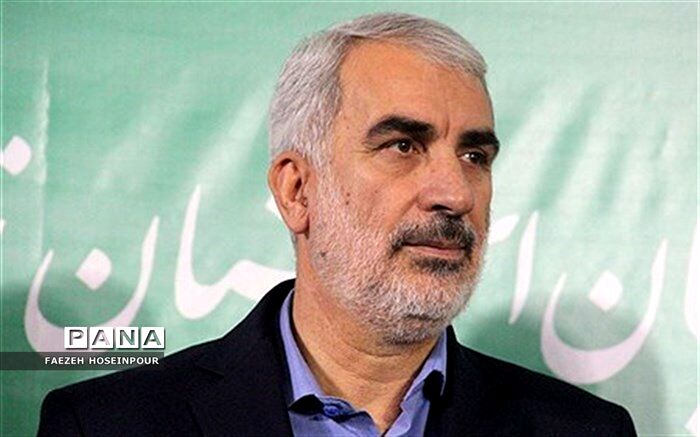 شهید سلیمانی، عرصه‌ جنگ سخت را به جنگ نرم فرهنگی و تربیتی بدل کرد