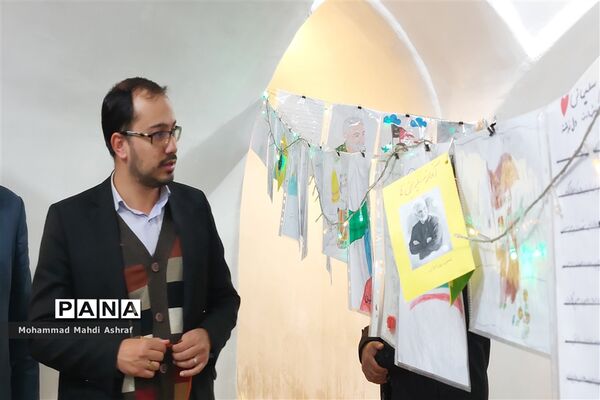 تکریم از مادران و همسران شهدای شهر بافران