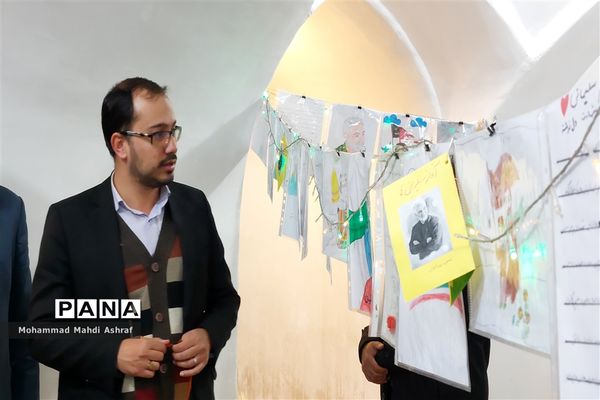 تکریم از مادران و همسران شهدای شهر بافران