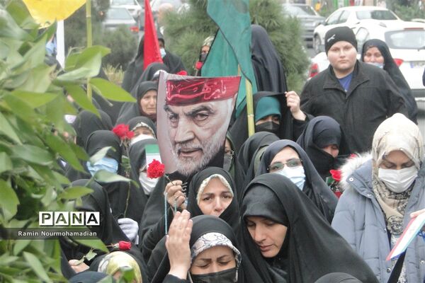 تشییع پیکر مطهر شهید گمنام بر دوش مردم شهید پرور منطقه9