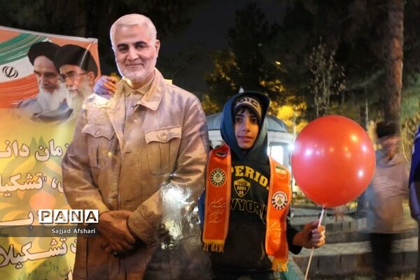 برپایی ایستگاه صلواتی توسط سازمان دانش‌آموزی استان سمنان‌