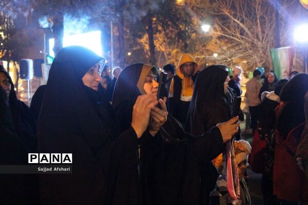 برپایی ایستگاه صلواتی توسط سازمان دانش‌آموزی استان سمنان‌