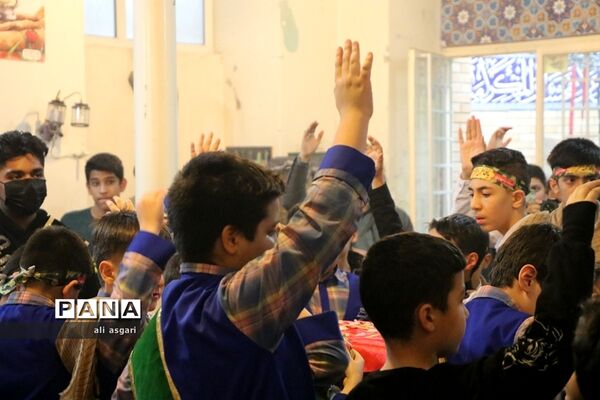 وداع خاطره‌انگیزدانش‌آموزان شهریار با شهدای گمنام