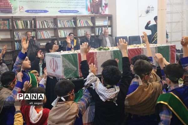 وداع خاطره‌انگیزدانش‌آموزان شهریار با شهدای گمنام