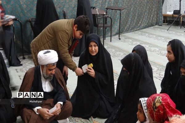 دیدار دانش‌‌آموزان روستای طغان با امام جمعه بخش جوادآباد
