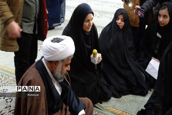 دیدار دانش‌‌آموزان روستای طغان با امام جمعه بخش جوادآباد