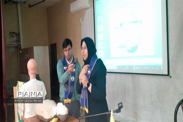 اولین جلسه دوره ضمن خدمت بازآموزی سند تحول سازمان دانش‌آموزی ویژه مربیان ناحیه چهار شیراز