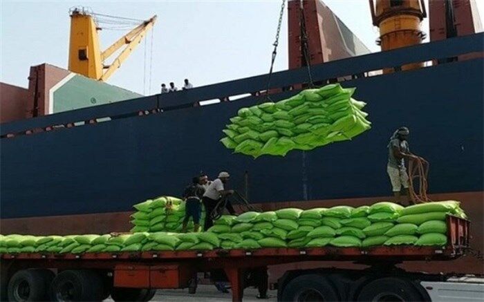 تخصیص فوری ارز کالاهای اساسی و ترخیص آنها از بنادر کشور