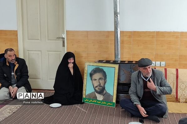 دیدار فرماندار شهرستان دماوند با خانواده شهدا در هفته تکریم مادران و همسران شهدا