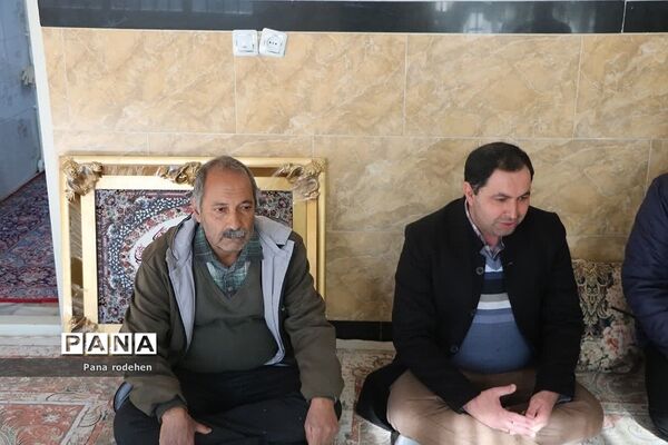 دیدار فرماندار شهرستان دماوند با خانواده شهدا در هفته تکریم مادران و همسران شهدا